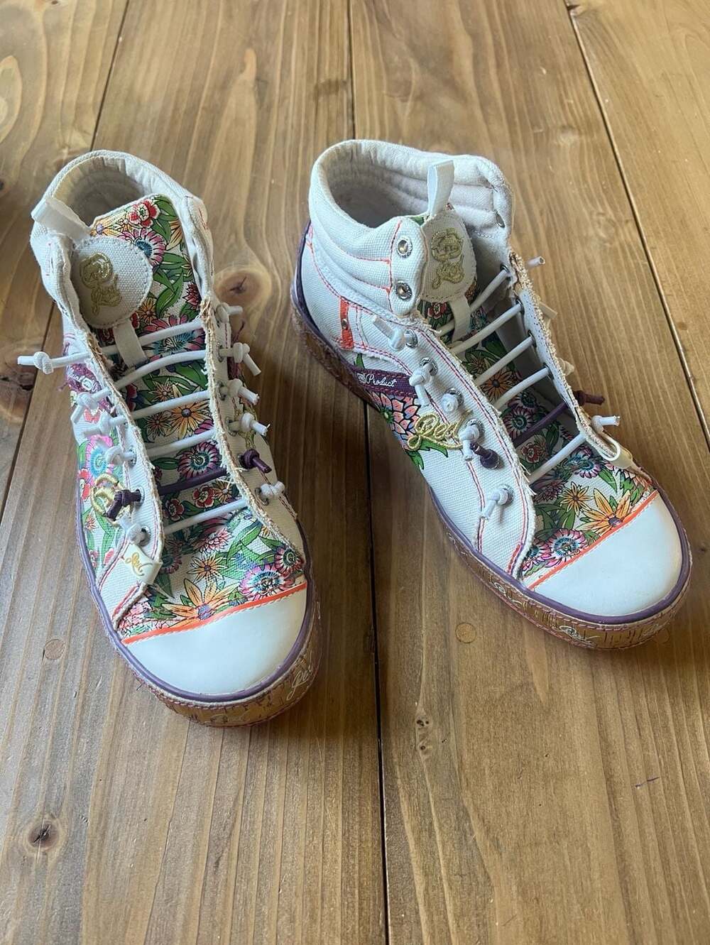 Red by Marc Ecko Stratify-Bouquet Floral Print High-Top Sneakers Size 8.5